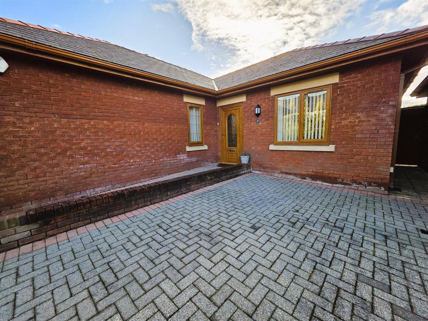 Clos Ty Gwyn, Dafen, Llanelli, SA14 8UT